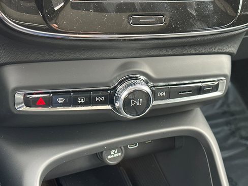 New 2025 Volvo XC40 B5 Core w/ Climate Package image 18