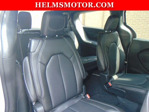 New 2026 Chrysler Pacifica Select image 39