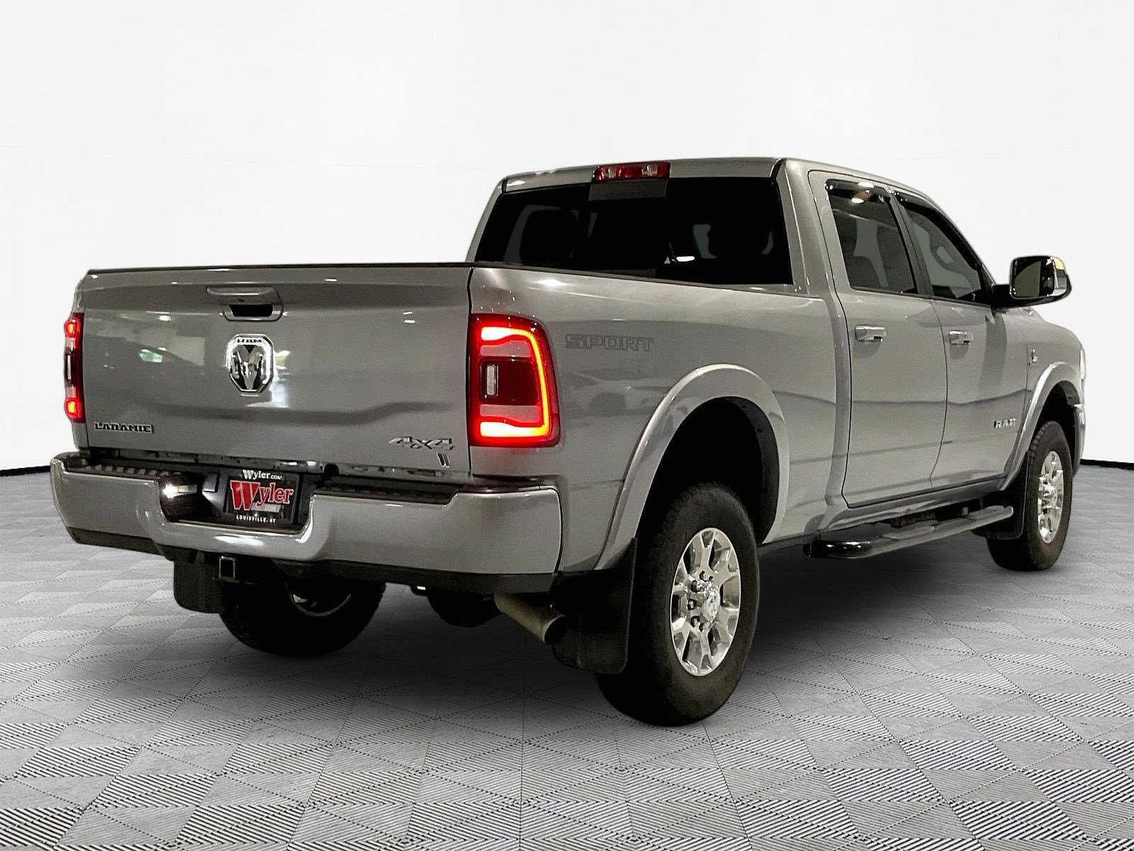 Used 2022 RAM 2500 Laramie AWD/4WD image 6