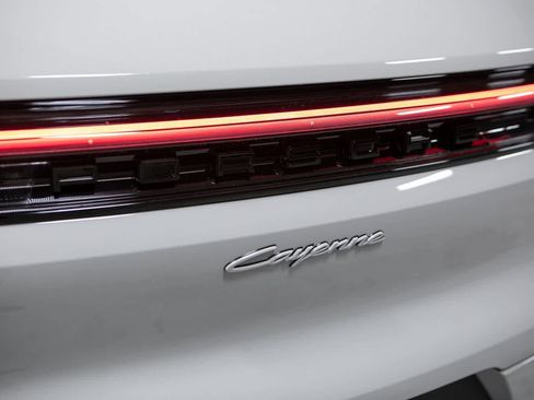 New 2026 Porsche Cayenne E-Hybrid AWD/4WD image 37