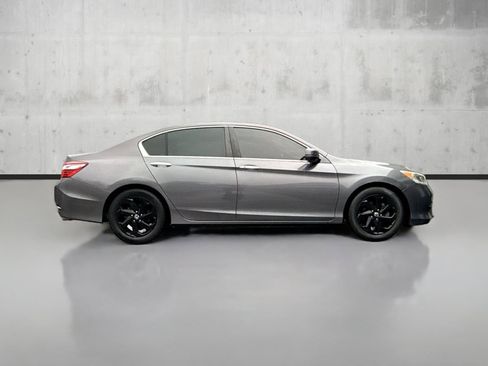 Used 2017 Honda Accord EX image 8
