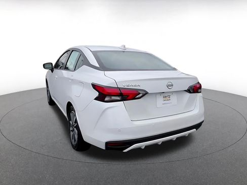 Used 2025 Nissan Versa SV image 11