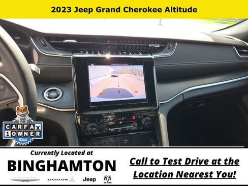 Used 2023 Jeep Grand Cherokee Altitude AWD/4WD image 20