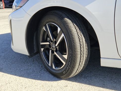 Used 2024 Nissan Sentra SV image 32