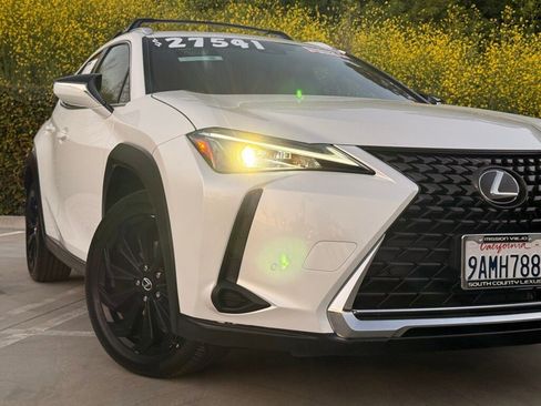 Certified 2022 Lexus UX 200 image 7