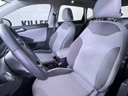 Used 2024 Volkswagen Taos SE image 11