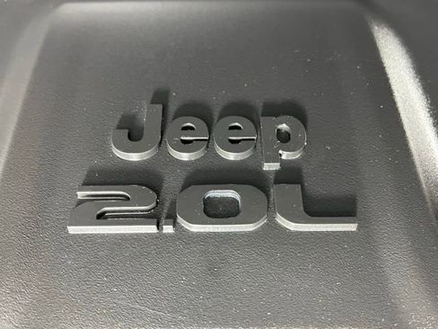 Used 2025 Jeep Wrangler Unlimited Sahara image 9