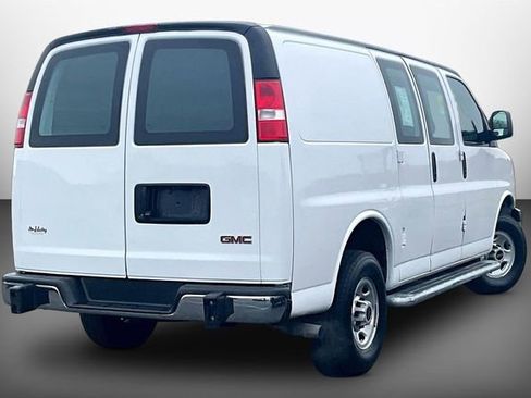 Used 2024 GMC Savana 2500 w/ Driver Convenience Package RWD image 2