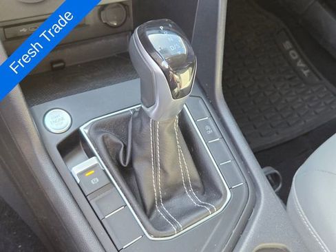 Certified 2022 Volkswagen Taos SE w/ Panoramic Sunroof Package image 25