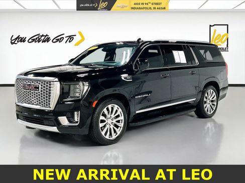 Used 2024 GMC Yukon XL Denali w/ Advanced Technology Package image 1