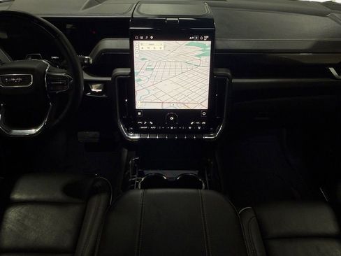 Used 2025 GMC Yukon XL Elevation image 35