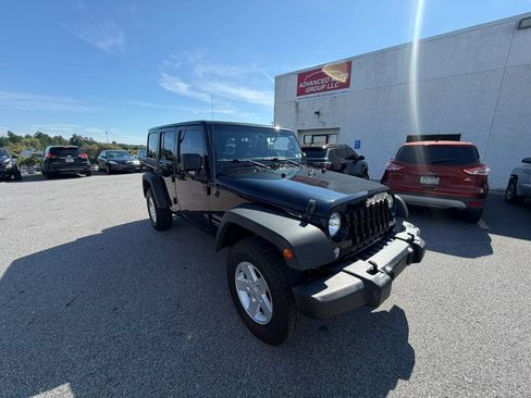 Used 2018 Jeep Wrangler Unlimited Sport w/ Connectivity Group AWD/4WD image 1