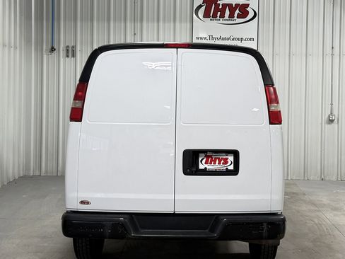 Used 2015 GMC Savana 2500 Extended image 4