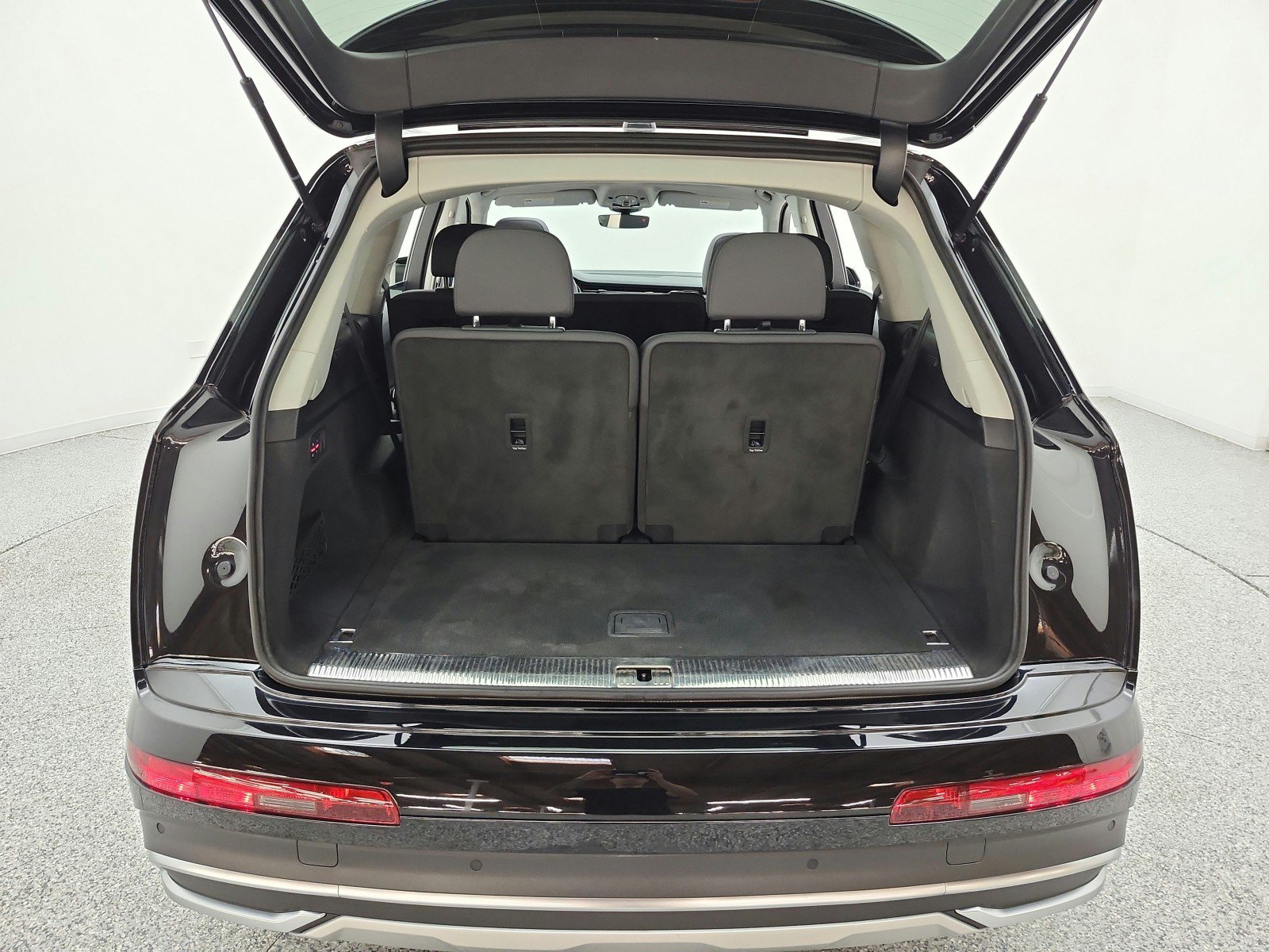 Used 2023 Audi Q7 2.0T Premium w/ Convenience Package AWD/4WD image 18