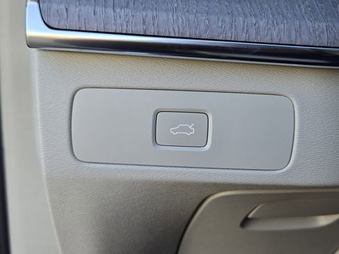 New 2026 Volvo XC90 B6 Ultra w/ Protection Package image 24