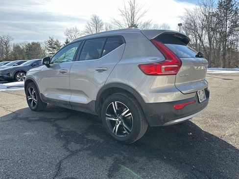 Certified 2025 Volvo XC40 B5 Core image 6