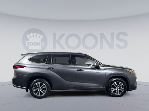 Used 2020 Toyota Highlander XLE image 12