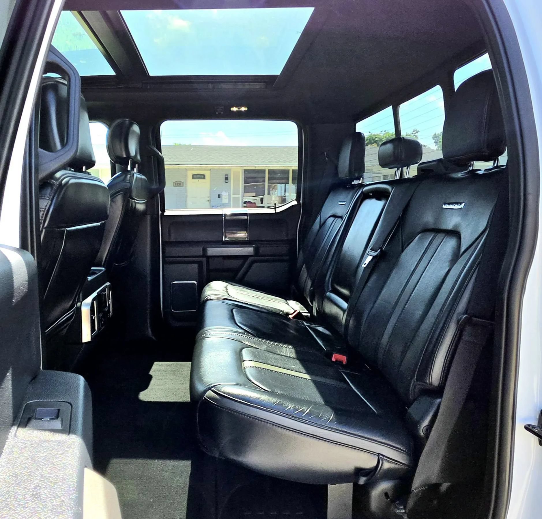 Used 2022 Ford F350 Platinum AWD/4WD image 9