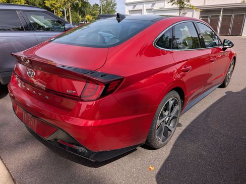 Used 2021 Hyundai Sonata SEL Plus w/ Tech Package FWD image 2