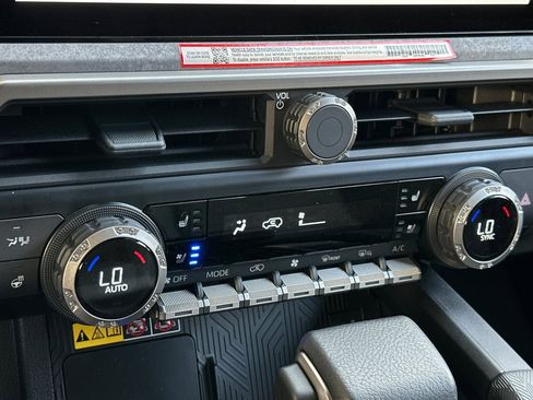 Certified 2025 Toyota 4Runner Trailhunter image 28