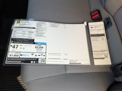 Used 2026 Toyota Corolla SE w/ SE Premium Package FWD image 17