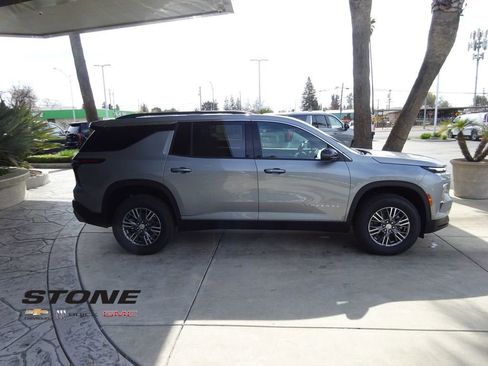 New 2026 Chevrolet Traverse LT image 9