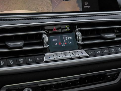 Used 2021 BMW X5 M50i image 34