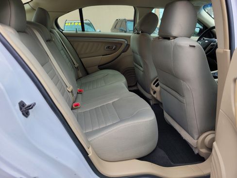 Used 2016 Ford Taurus SE image 13