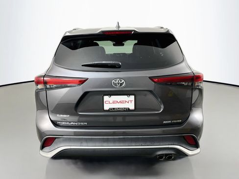 Used 2021 Toyota Highlander XSE AWD/4WD image 8