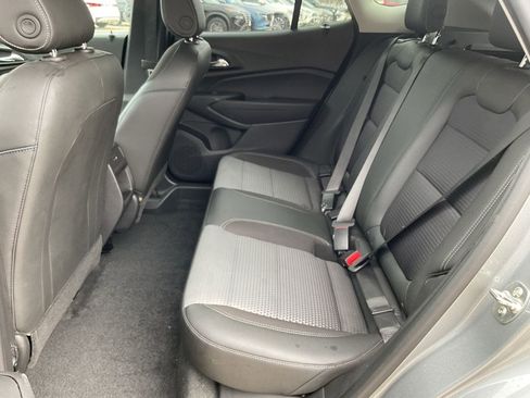 Used 2025 Chevrolet Trax LT image 15