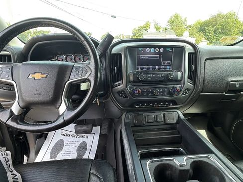 Used 2018 Chevrolet Silverado 1500 LTZ Z71 w/ LTZ Plus Package AWD/4WD image 16