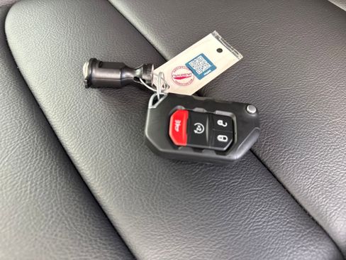 New 2025 Jeep Gladiator Sport image 29