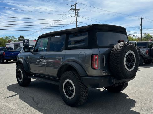 Used 2023 Ford Bronco Outer Banks w/ Sasquatch Package AWD/4WD image 5