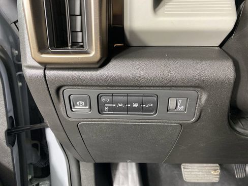 Used 2025 GMC Hummer EV 2X image 21