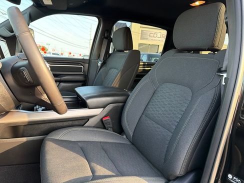 Used 2025 RAM 1500 Big Horn AWD/4WD image 29