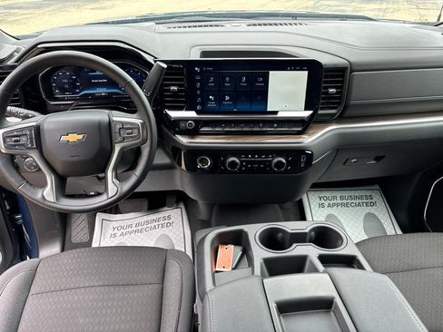 Used 2024 Chevrolet Silverado 1500 LT AWD/4WD image 10