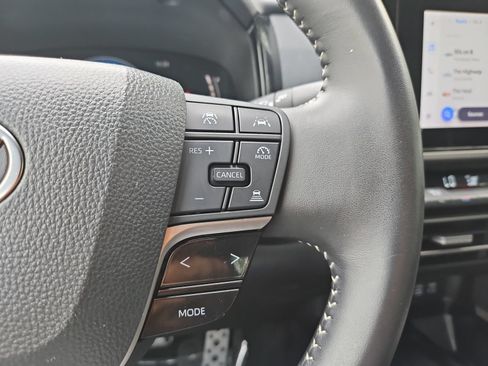 Used 2025 Toyota Camry SE FWD image 29
