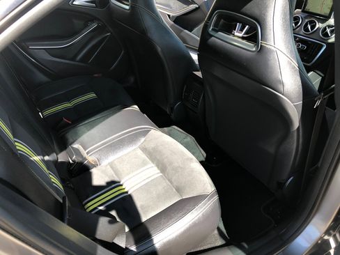 Used 2014 Mercedes-Benz CLA 250 4MATIC image 29