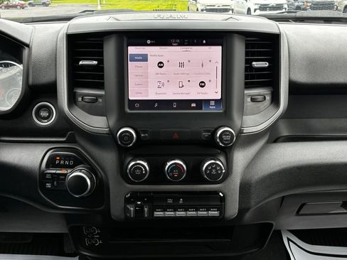 Used 2024 RAM 2500 Tradesman w/ Chrome Appearance Group AWD/4WD image 18