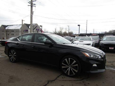 Used 2019 Nissan Altima 2.5 SR w/ SR Premium Package image 9