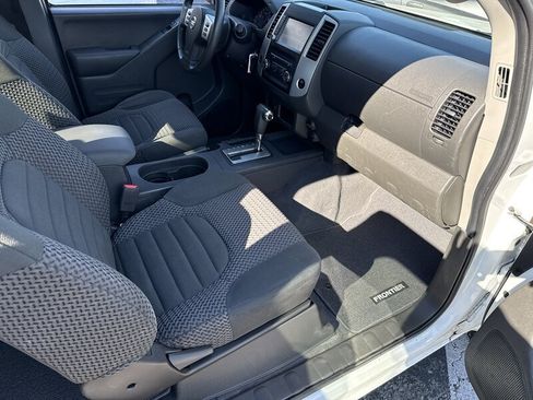Used 2019 Nissan Frontier SV RWD image 19