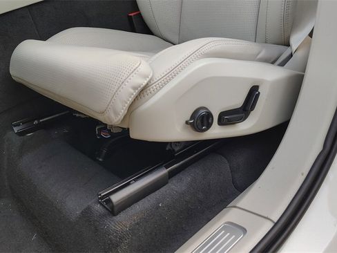 New 2026 Volvo XC90 T8 Ultra image 10