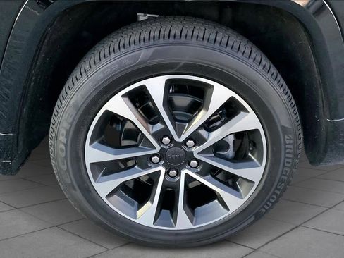 Used 2023 Jeep Grand Cherokee L Overland w/ Advanced Protech Group III image 10