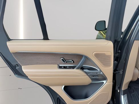 Certified 2025 Land Rover Range Rover SE AWD/4WD image 27