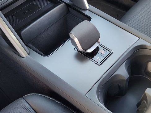 New 2026 Land Rover Discovery Sport Landmark image 15