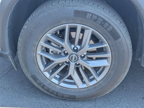 Used 2024 Nissan Rogue S FWD image 13