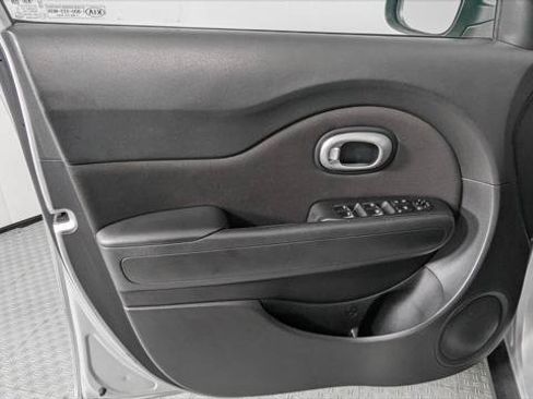 Used 2018 Kia Soul + FWD image 13