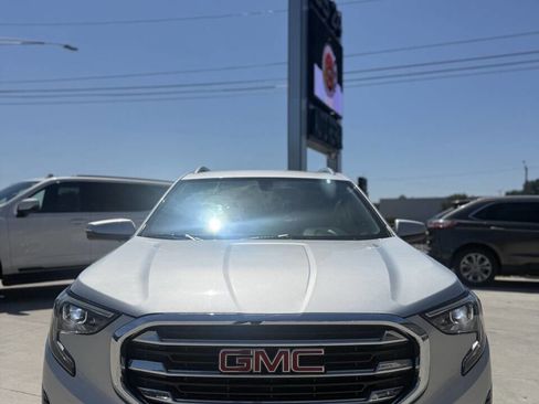 Used 2019 GMC Terrain SLT w/ Preferred Package image 2