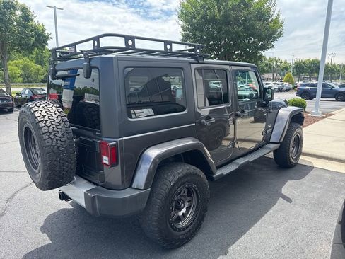 Used 2014 Jeep Wrangler Unlimited Sahara w/ Connectivity Group AWD/4WD image 5
