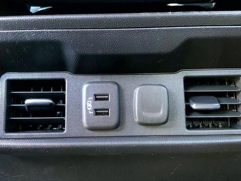 Used 2020 GMC Sierra 1500 Elevation w/ Elevation Value Package image 33